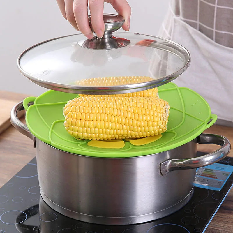 Silicone Flower Spill-Stop Pot Lid
