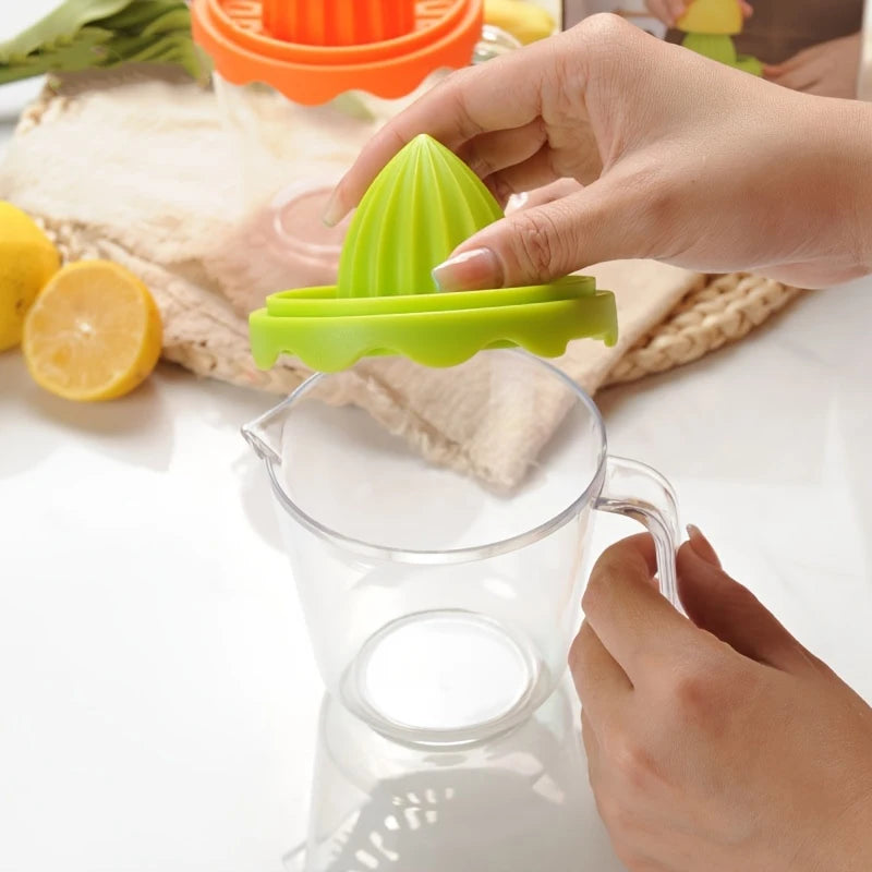 Manual Citrus Juicer with Container