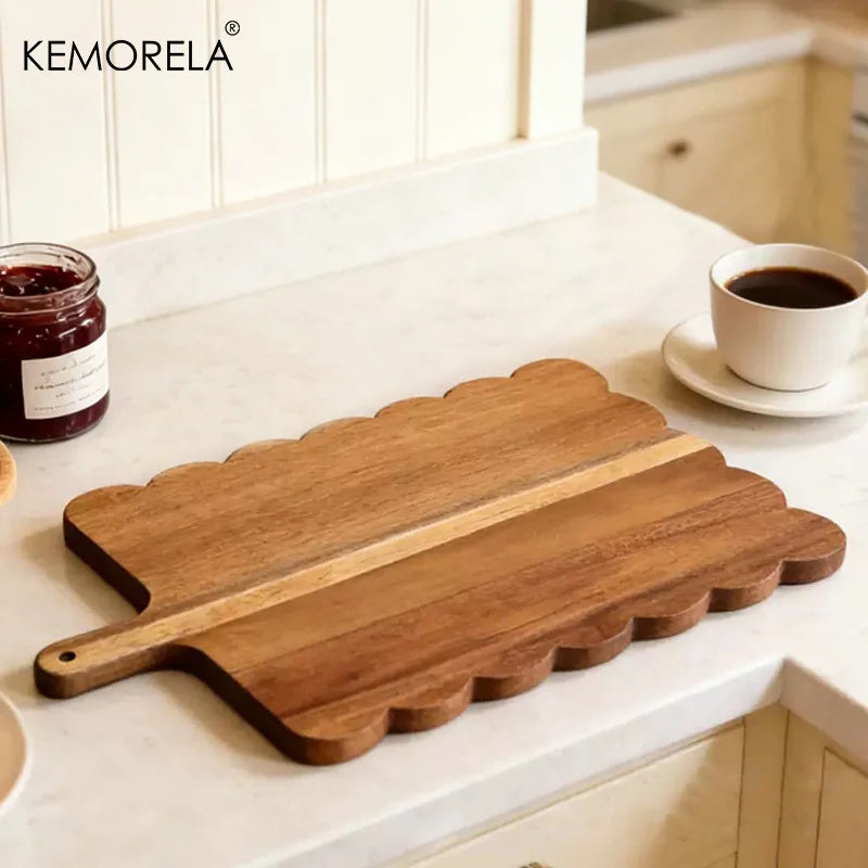 Scallop-Edge Acacia Wood Cutting Board with Handle (Cloud / Rectangle)
