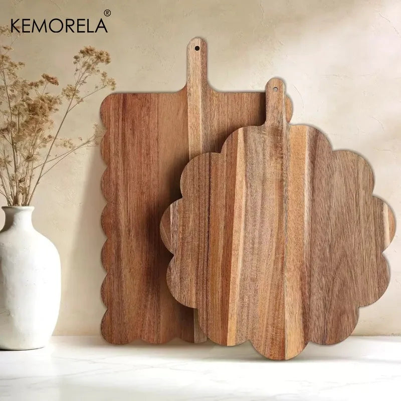 Scallop-Edge Acacia Wood Cutting Board with Handle (Cloud / Rectangle)