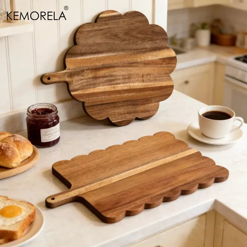 Scallop-Edge Acacia Wood Cutting Board with Handle (Cloud / Rectangle)